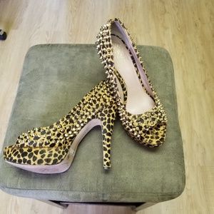 LEOPARD HEEL PUMP